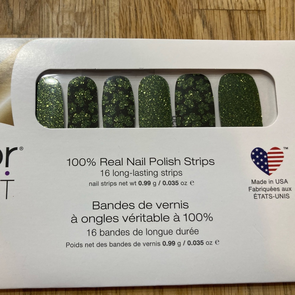 Brand new Color Street Nails - Shamrockin’ and Rollin’